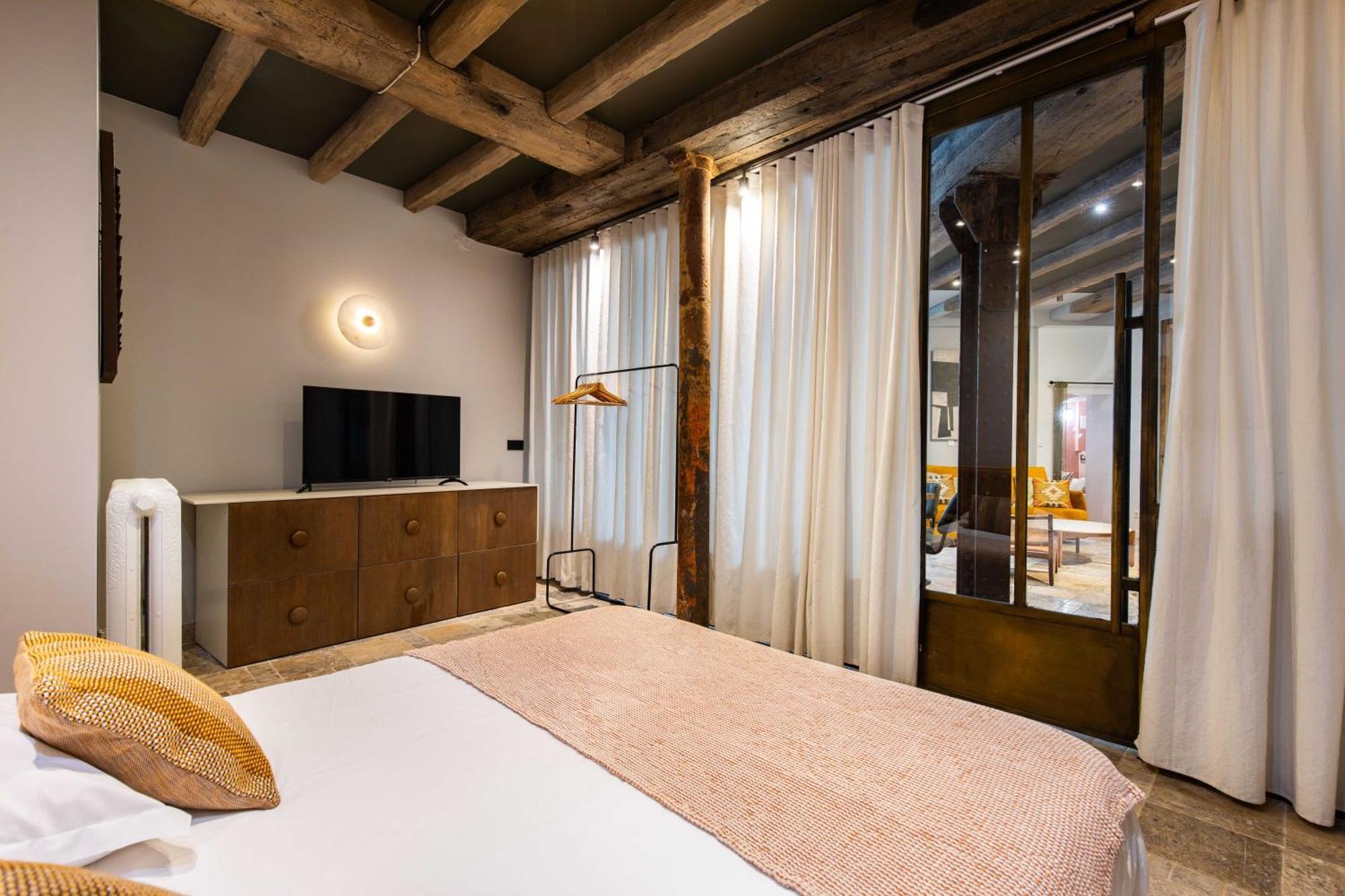 Cmg Amazing Duplex 3br 6p Le Marais Apartment Paris